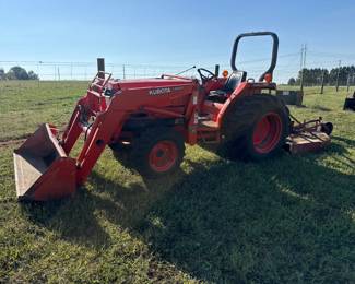 Kubota L4200 tractor with front-end loader