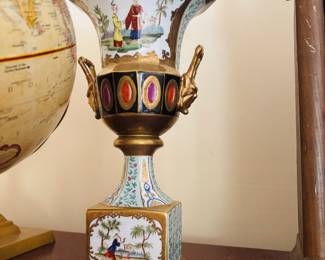 Pair of Chinoiserie Old Paris Urns