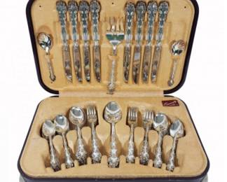 Community Ornate Scroll Pattern Flatware Service for 8