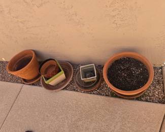 ASSORTED GARDEN PLANT POTS