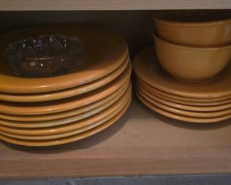 YELLOW DINNERWARE PLATES