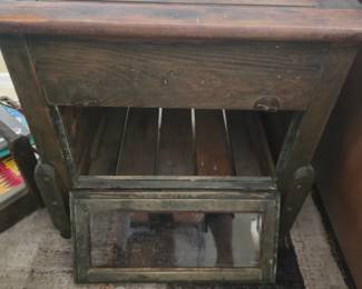 VINTAGE NESTING BOX SIDE TABLE (CHICKENS!!)