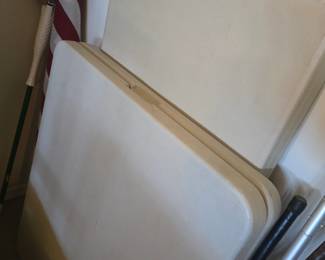PORTABLE FOLDING TABLES