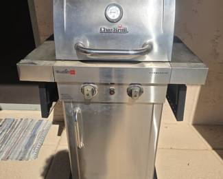 CHARBROIL GRILL