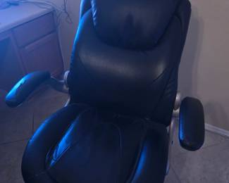 ROLLING SWIVEL DESK CHAIR