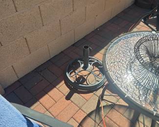 PATIO/OUTDOOR END TABLE UMBRELLA STAND HOLDER