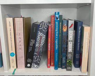 Large Collection of Art and Reference Books