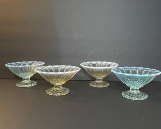 Hirota Glass Yukinohana Footed Dessert Bowls