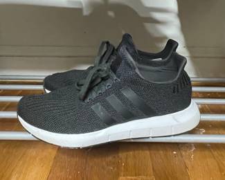 Adidas Swift Run Sneakers