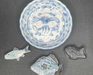 Japanese Arita Ware Shoho Kiln Fish Motif Dish and Chopstick Rests