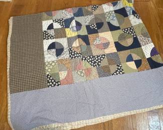 Vintage Drunkard's Path Quilt