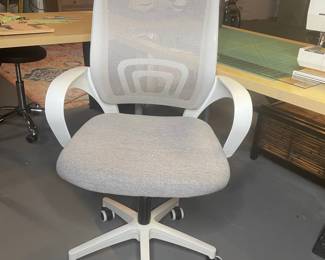 Neo Chair Ergonomic Mesh Office Chair