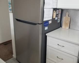Frigidaire refrigerator mfg. 6/2022