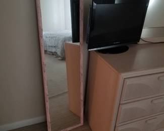 Mirror; TV