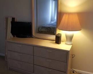6-drawer dresser with mirror