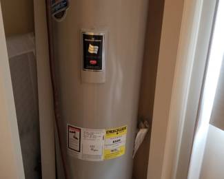 Hot water heater