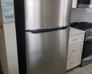 Frigidaire refrigerator mfg. 6/2022