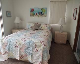 Queen bedroom suite: queen bed; nightstands; 6-drawer dresser; mirror