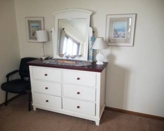6-drawer dresser with mirrror
