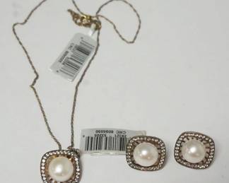 1049 LADIES EARRINGS AND NECKLACE SET WITH TOPAZ STONES MARKED 14KT GOLD WITH TAGS, 5.3 DWT INCLUDING STONES