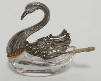 1013 STERLING SILVER & CRYSTAL SWAN SALT W/STERLING SPOON, APPROXIMATELY 3 IN HIGH