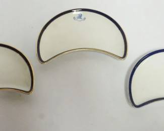 1036 CRESCENT SHAPED ENGLISH DISHES W/LIONS HEAD CRESTS, EACH APPROXIMATELY 8 IN X 5 IN