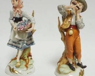 1035 PAIR OF PORCELAIN FIGURINES OF MAN & WOMAN