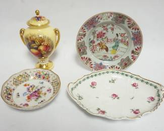 1031 GROUP OF ASSORTED CHINA INCLUDING AYNSLEY ENGLAND COVERED URN, RICHARD GINORI OVAL DISH, ROSE MEDALION, ETC