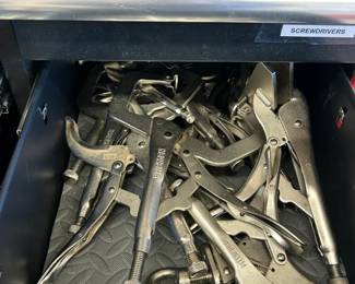 Locking Pliers