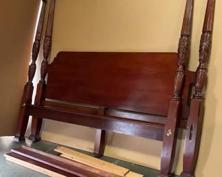 Thomasville Mahogany Carved Rice 4 Poster Bed