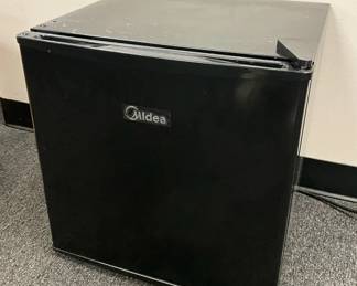 Midea Mini Fridge