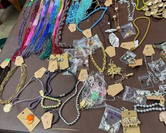 Costume jewlery
