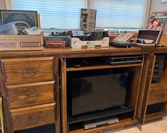 Entertainment Cabinet, TVs