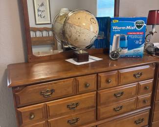 Early American Style Dresser w/Mirror