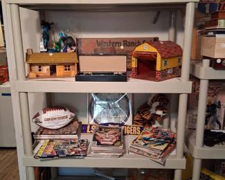 Mar farm set, comics, LSU stuff, 3D Puzzles 