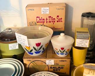 Avacado CrockPot, *RARE* 1940s FireKing Tulip Milk Glass Mixing Bowls w/ Grease Jar, Avacado Salad Set, Chip & Dip Set, Drink Mixer, MCM Blender