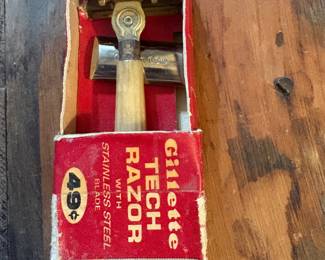 Gillette Tech Razor Vintage in box
