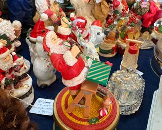 Coca Cola usic Santa Box, Vintage Sants, elves and toy decor and collectibles