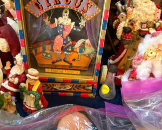 Circus Dancing Clown - vintage