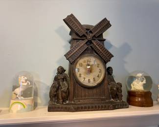 Vintage Windsor/Gibraltar Windmill Novelty clock made of cast metal from circa 1930's