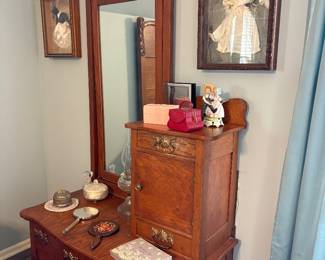 Beautiful Oak Dresser and Full Size Bed