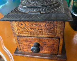 Colonia Coffee Mill with drawer and back handle - rare