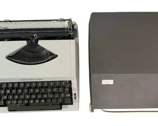 Vintage Commodore 2000 Portable Typewriter with Carrying Case – Retro Office Writing Machine
