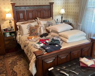 Queen bdrm suite with sleep number adjustable bed