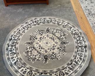 Round rug