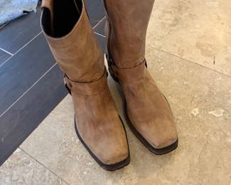 Women's Suede Boots
