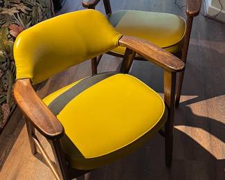 2 mid century side chairs with original mustard vinyl upholstery (these are 🔥in person!)