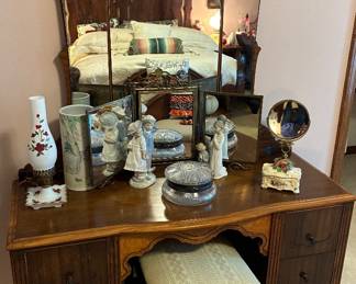 Art deco mirrored Dressing Table
