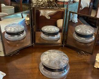 French triple mirror