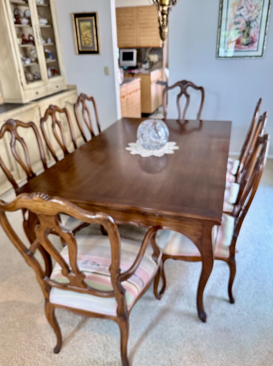 VINTAGE DINING SET & HOME DECOR